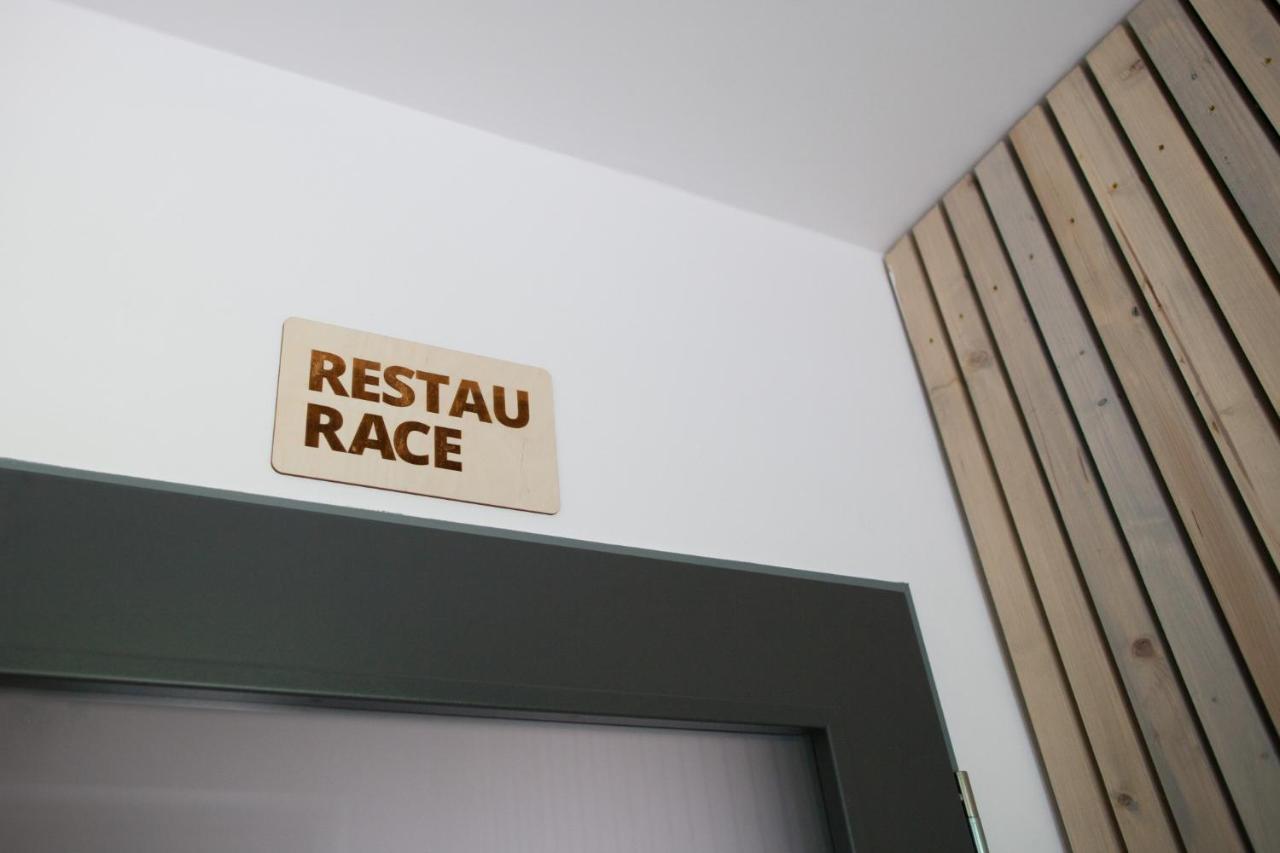 Hotel Spalov セミリ エクステリア 写真